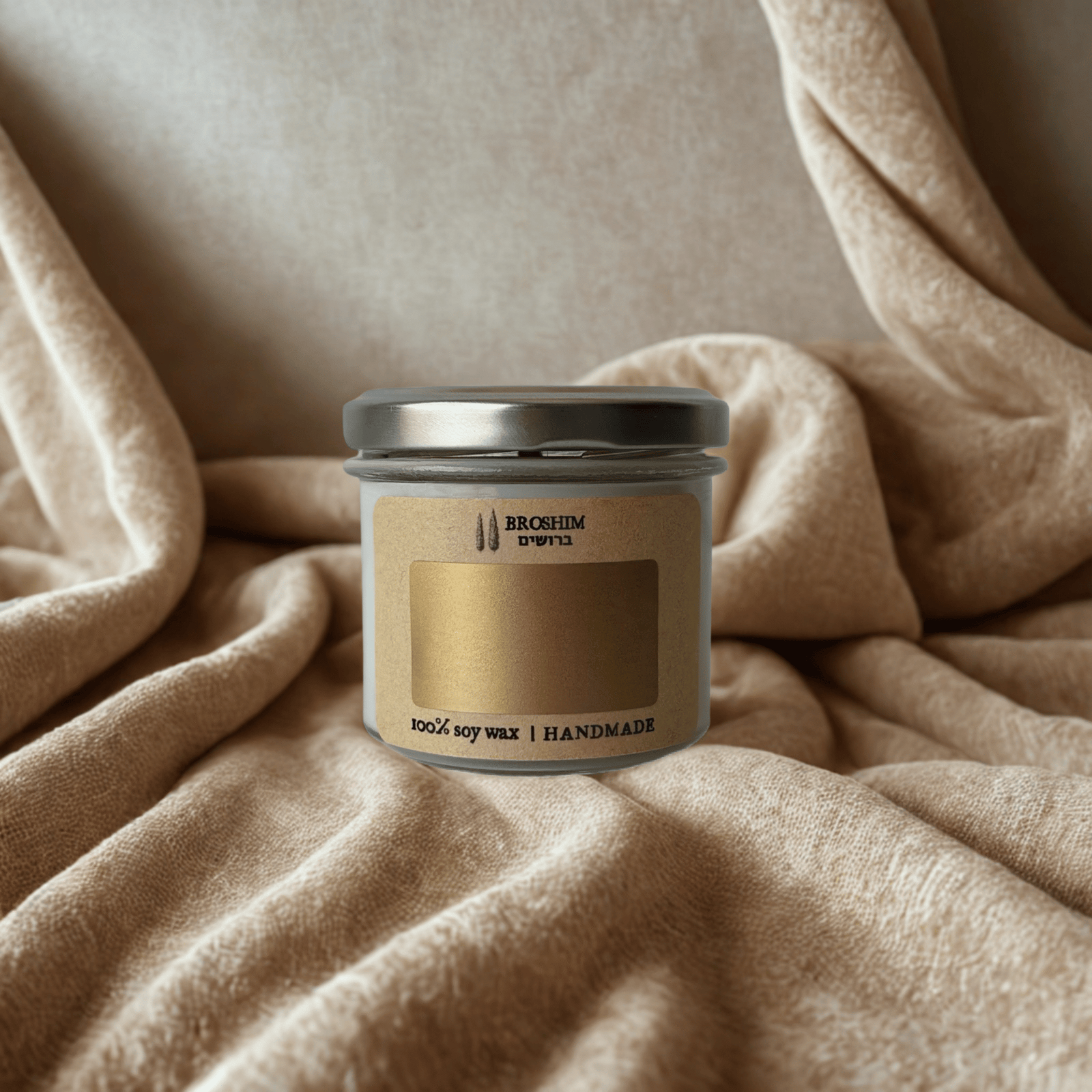 Warm, cozy background for a candle with spicy and amber tones. Soft golden and amber lighting, gentle reflections, slightly smoky atmosphere, wooden table or surface, rich textures of wood and fabric, elegant and inviting mood, luxurious and sophisticated feel, soft focus, bokeh, warm and intimate composition.